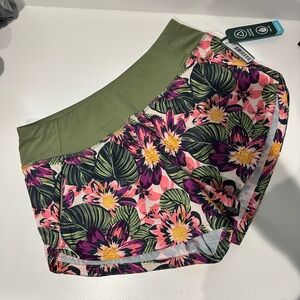 NWT! Women’s floral Athletic Shorts with Green Waistband